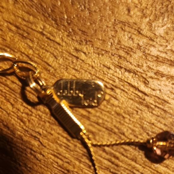 Gold Minimalist Necklace with Elegant Design - Picture 3 of 8